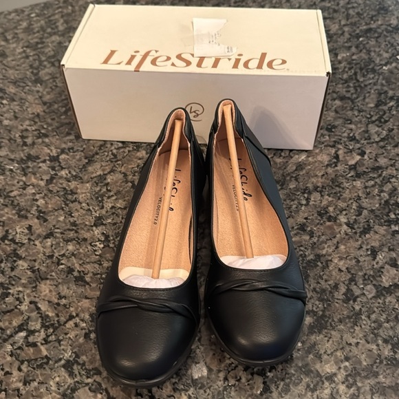 Life Stride impact black tumble round toe fats NIB 8 - Picture 3 of 10
